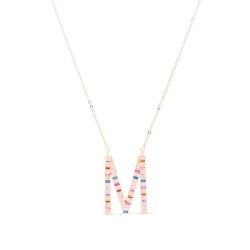 Colgante de letra M en plata rosada y circonitas de colores, de Luxenter, NQ071R20M.