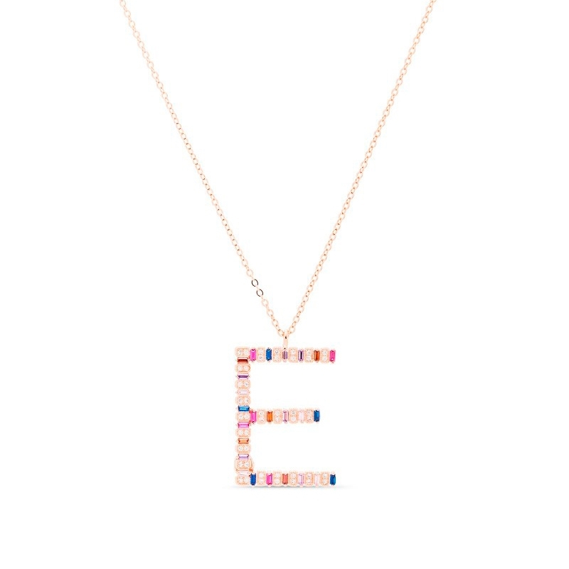 ❤️Colgante de letra E en plata rosada con circonitas, de Luxenter.