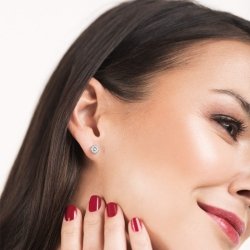 Pendientes de oro blanco con diamantes total 0,21 qt, Black & White Jewellery de Superoro.