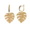 Pendientes largos de plata dorada con forma de hoja, de Salvatore Plata, 151A0112.