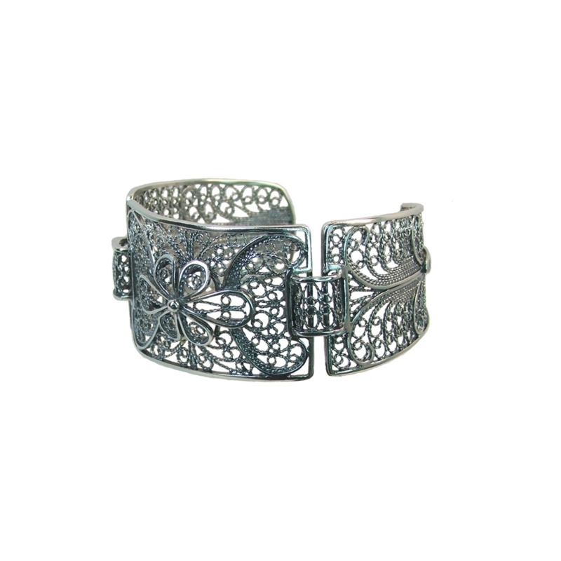 Brazalete de plata envejecida en filigrana, de Antara ref. 18-6.