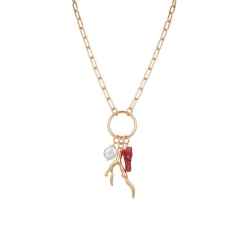 Collar dorado con detalles en coral y perla, Haizu de Luxenter, SGNW30995.