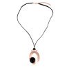 Collar de piel negra con metal dorado, Hekram de Luxenter, SGNY057380.