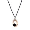 Collar de piel negra con metal dorado, Hekram de Luxenter, SGNY057380.