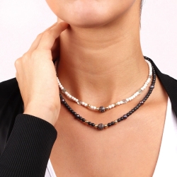 Collar de hematite gris, perlas, plata y oro, de Platadepalo, WN109N.