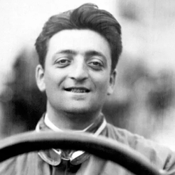 Enzo Ferrari de joven.