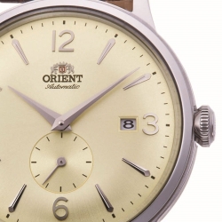 Reloj Orient Bambino automático de hombre con esfera beige, RA-AP0003S10B.