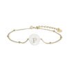 Pulsera de plata dorada con letra P sobre nácar Alphabet de Luxenter, BX206Y115P.