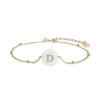 Pulsera de plata dorada con letra D sobre nácar Alphabet de Luxenter, BX206Y115D.