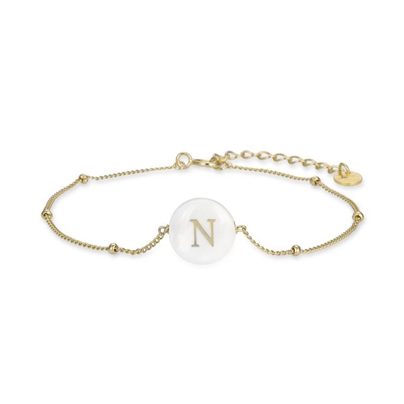 Pulsera de plata dorada con letra N sobre nácar Alphabet de Luxenter, BX206Y115N.