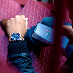 Reloj Lotus Connected Hybrid en acero bicolor dorado y esfera azul, 18801/1.
