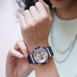 ✨Reloj G-Shock en gris translúcida con esfera dorada, GMA-S120GS-8AER.