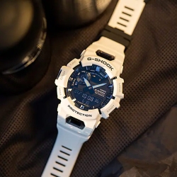 Reloj G-Shock G-Squad en resina blanca y detalles negros, GBA-900-7AER.
