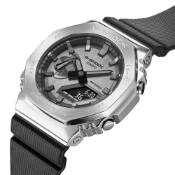 Reloj G-Shock GM-2100-1AER para hombre, multifunción y dial negro.