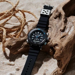 Reloj Seiko PADI ¨40 aniversario¨ de hombre analógico y digital con esfera negra, SNJ035P1.