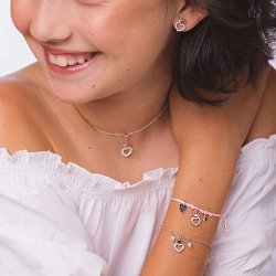 Aderezo completo de colección corazón con corona rosada, de Disney®.