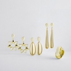 Pendientes largos dorados con nácar, Netlan de Luxenter, EXA423Y115.