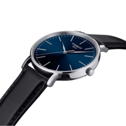 Reloj Tissot EveryTime esfera azul y correa negra 40 mm, T1434101604100.