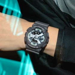 Reloj G-Shock hombre multifunción en gris y luminiscente, GA-110HD-8AER.