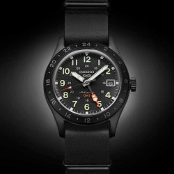Reloj Seiko 5 Sports Field automático con GMT en negro y correa NATO, SSK025K1.