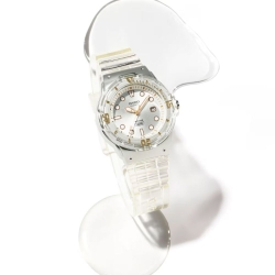 Reloj Casio Timeless Pop Transparent de mujer en blanco, LRW-200HS-7EVEF.