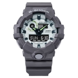 Reloj G-Shock en gris y esfera para la oscuridad, GA-700HD-8AER.