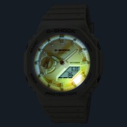 Reloj G-Shock en resina blanca con cristal tornasol, GA-2100TL-7AER.