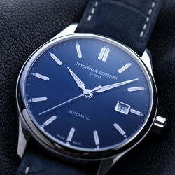 Reloj Frederique Constant Classics automático y esfera azul, FC-303NN5B6B.