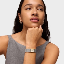 Reloj Tous Mini Mesh de mujer con bisel dorado y malla, 3000142100.