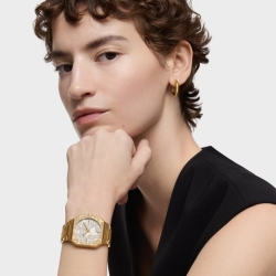 Reloj Tous Lit cuadrado y dorado con brazalete grabado, 3000140000.