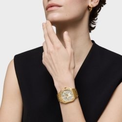 Reloj Tous Lit cuadrado y dorado con brazalete grabado, 3000140000.