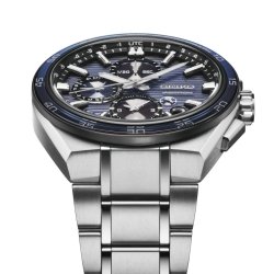Reloj Seiko Astron Solar, dual time de titanio y esfera azul, SSH175J1.