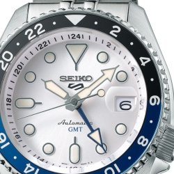 Reloj Seiko 5 Sports GMT automático con esfera plateada, SSK033K1.