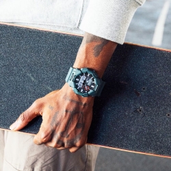 Reloj G-Shock en resina verde y esfera negra, GA-010-2AER.