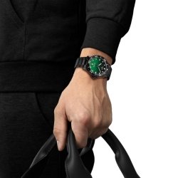Reloj  Tissot Seastar 1000 Quartz negro y esfera verde T1204103309100.