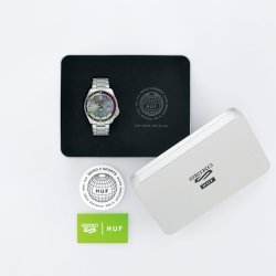 Estuche de presentación del Seiko 5 Sports SKX Series edición limitada HUF, SRPL33K1.