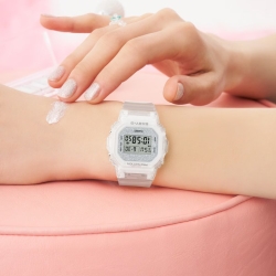 Reloj Casio Baby-G digital transparente con brillantina, BGD-565GC-7ER.