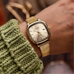 Reloj Casio en acero dorado y caja cuadrada 30 mm, LTP-B166D-9AVEF.