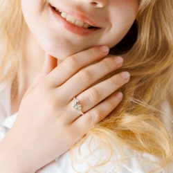 Anillo de plata Disney, silueta Minnie y lazo rosé, RS00002TRWL-4.CS.