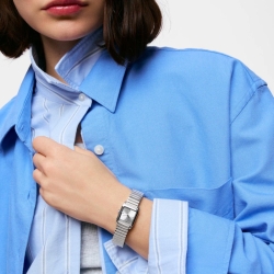 Reloj Tous 1950 de mujer con caja cuadrada y brazalete, 3000150000.