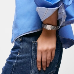 Reloj Tous 1950 de mujer con caja cuadrada y brazalete, 3000150000.