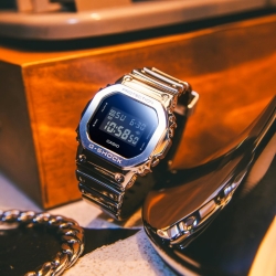Reloj G-Shock G-Steel Fine Metallic Series en plateado, GM-5600YM-8ER.
