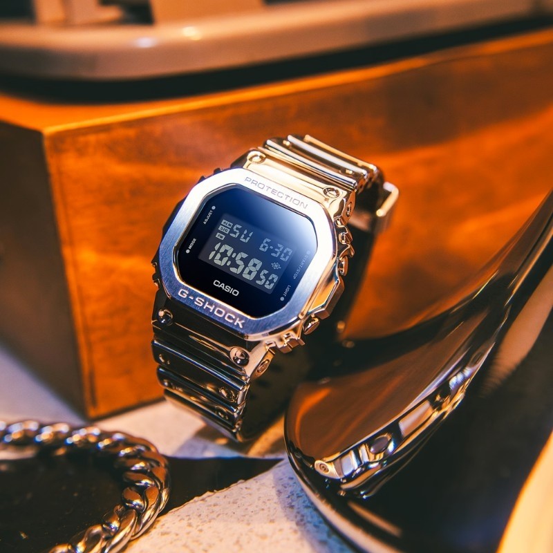 Reloj G-Shock G-Steel Fine Metallic Series en plateado, GM-5600YM-8ER.