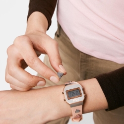 Reloj Tous digital XPRESurSLF bicolor rosé y correa silicona, 3000150900.