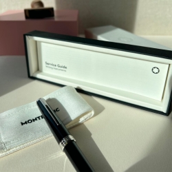 Rollerball Montblanc Pix Black en resina negra y detalles plateados, 132494.