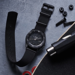 Reloj Seiko 5 Sport automático en acero negro mate, SRPD79K1.