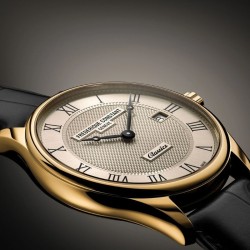 Reloj Frederique Constant Classics caja dorada y cuarzo, FC-220CR5B5.