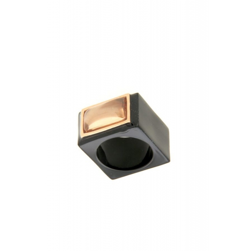 Anillo de resina negra, con plata y piedra color anaranjado, para mujer de Terero.