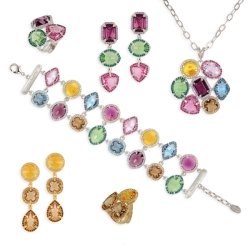 Colección de plata en diferentes colores de Maximo Betro.