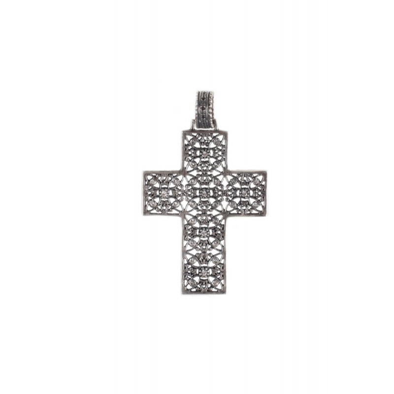 Cruz grande de plata envejecida y piedras Swarovski®, de Antara. Cruz grande de plata envejecida y piedras Swarovski®, de Antara.